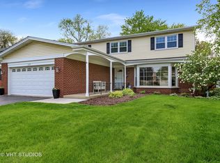 1032 Meadowlark Ln, Glenview, IL 60025