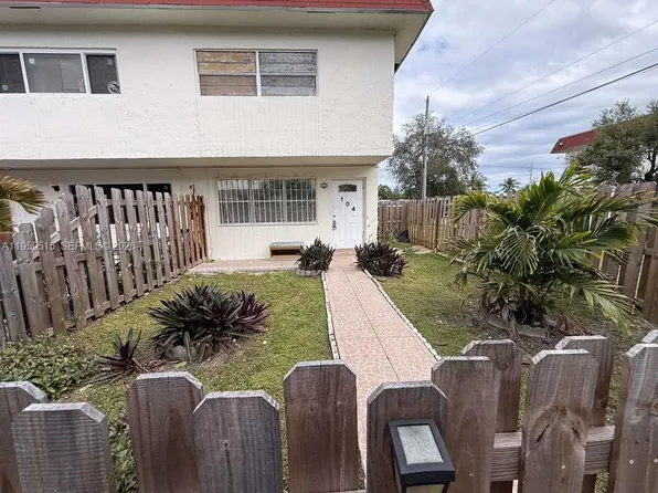 1520 NE 151st St #104, Miami, FL 33161