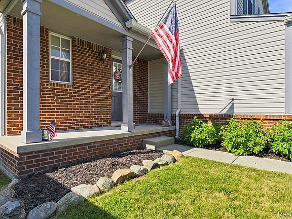5th image of 5189 Meadow Crest Cir