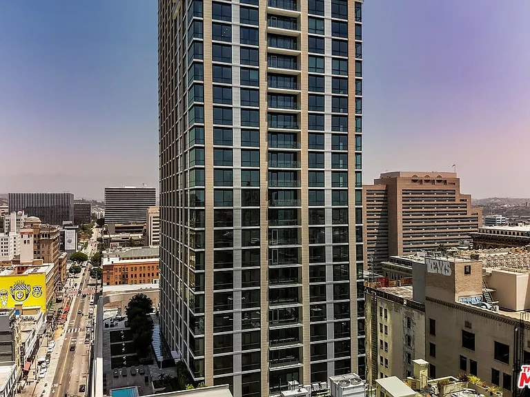 400 S Broadway Ave #1608 — Photo 1