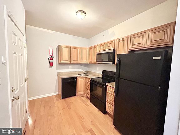 2nd image of 1816 Cecil B Moore Ave APT 4
