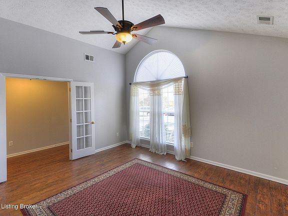 4th image of 1101 Hemlock Ct
