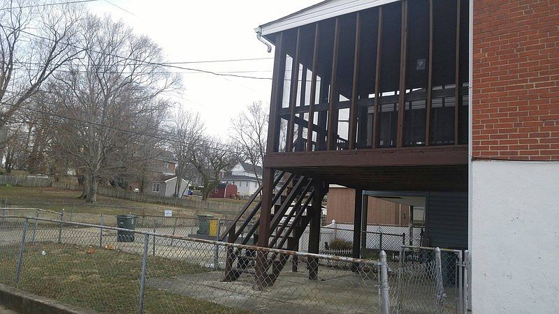 2nd image of 1001 Rockhill Ave