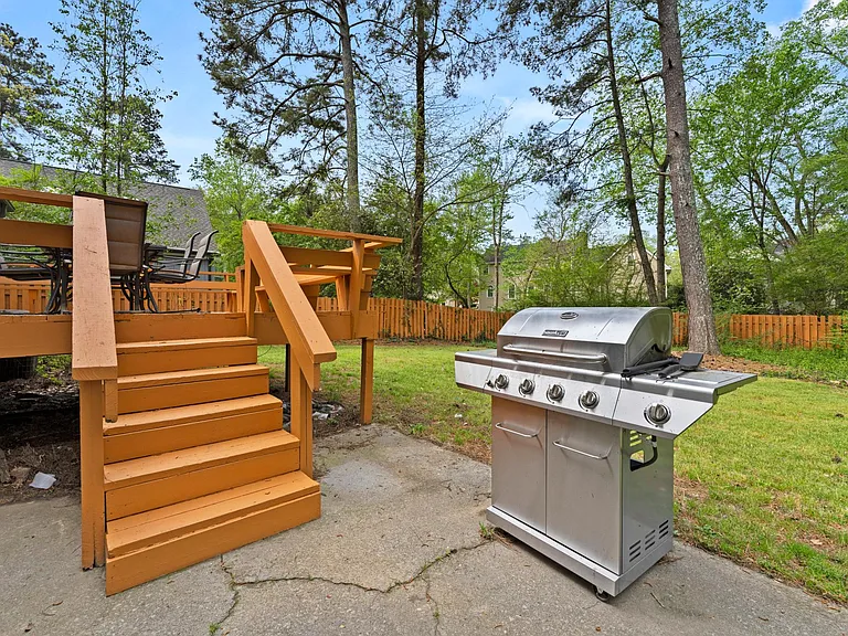 673 Fairfield Dr — Photo 27