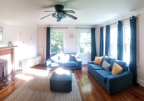 Spacious living room to the right of entrance.