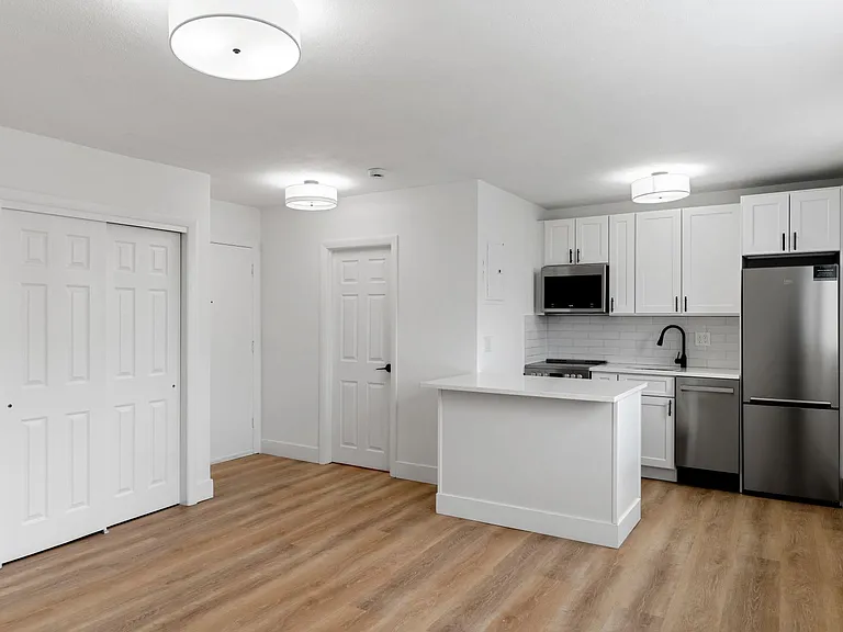 741 E 7th St #37 — Photo 5