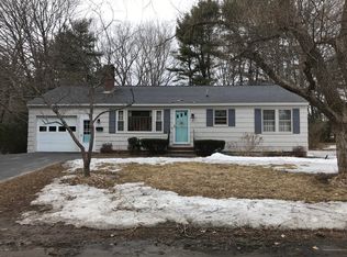 8 Woodside Dr, Kennebunk, ME 04043
