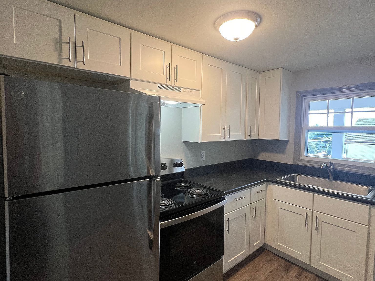 72 Oak St #7, Dover, NH 03820 | Zillow