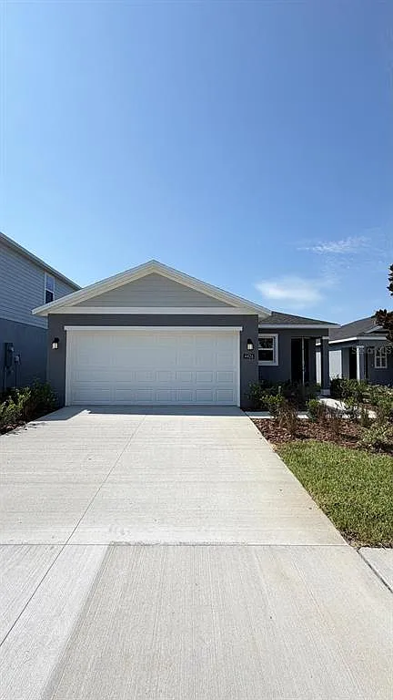 3 bed, 2.0 bath, 1429 sqft, $2,050 — Photo 1