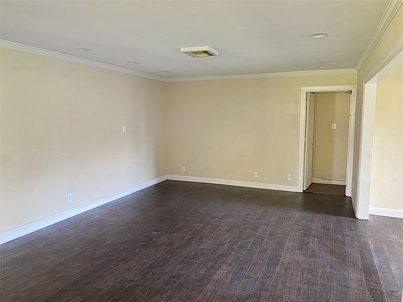 4th image of 471 Albert Ave