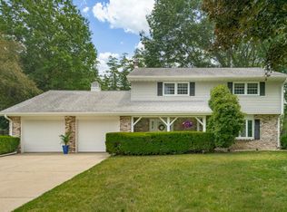 1588 Oak Ter, Saint Joseph, MI 49085