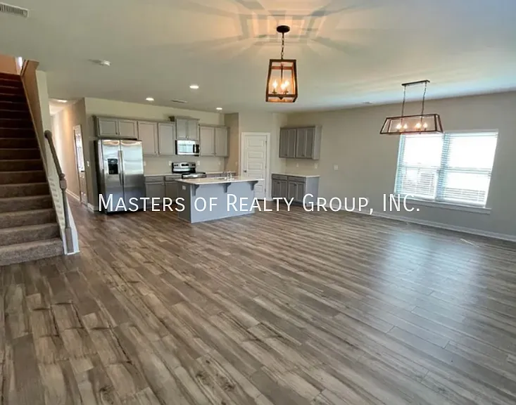 100 Cole Ln — Photo 3