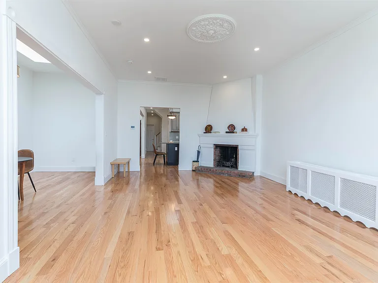 31 Bay State Rd #4 — Photo 6