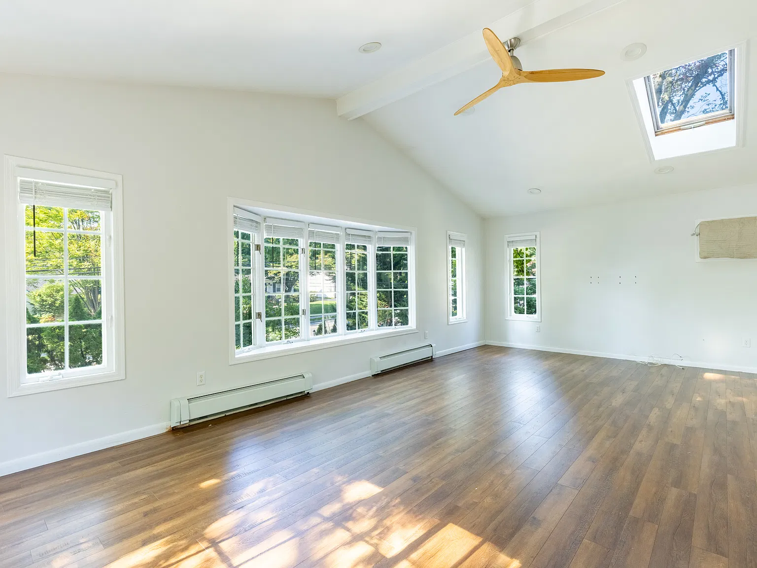 2 bed, $3,300 — Photo 4