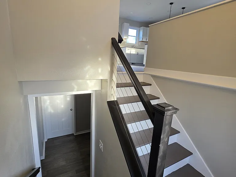 1612 Butterfield Rd — Photo 2