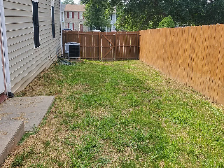 130 Cindie Ln — Photo 2