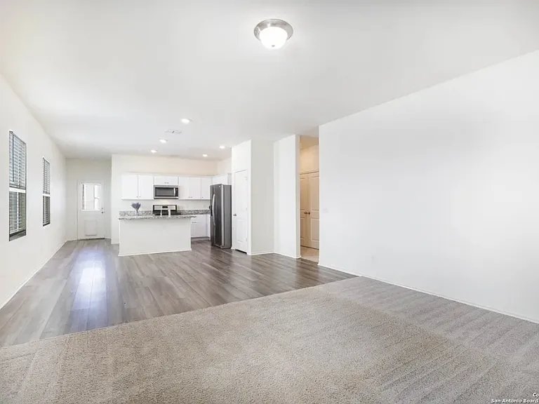 5214 Winding Strm — Photo 3