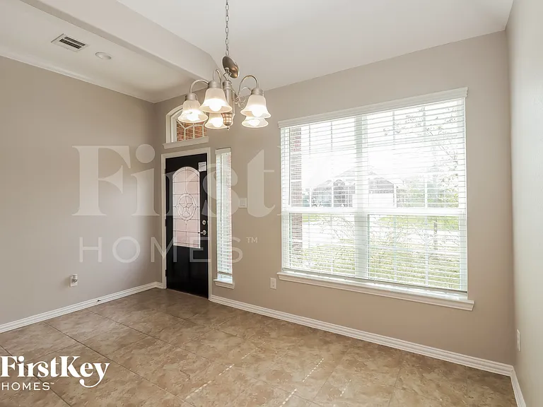 131 Brazos Dr — Photo 9