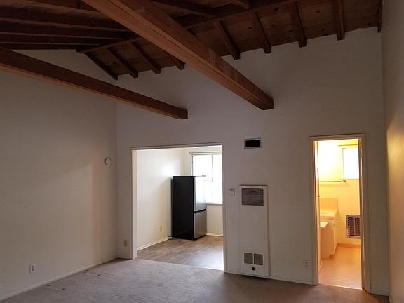 4th image of 122 W Arrellaga St #14