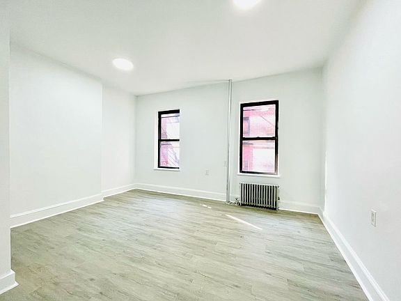 3rd image of 251 Elizabeth St APT 8