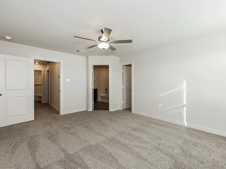 302 Patton Ln — Photo 10