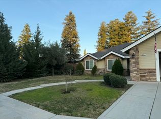 651 N Helm Ln, Clovis, CA 93611