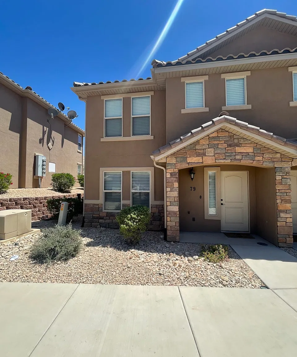 3 bed, 2.5 bath, 1475 sqft, $1,650 — Photo 1