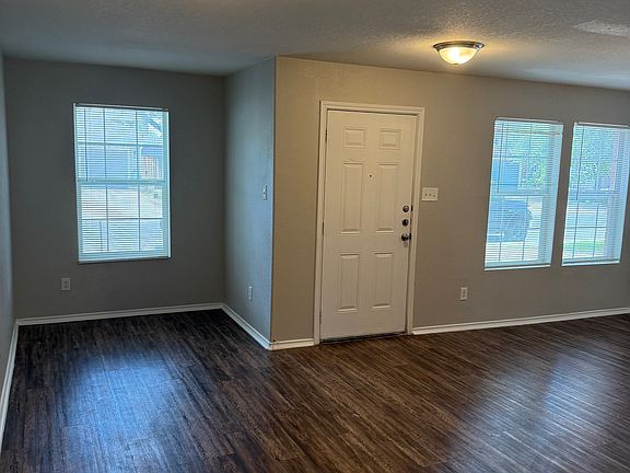 2nd image of 3551 Horizon Lk