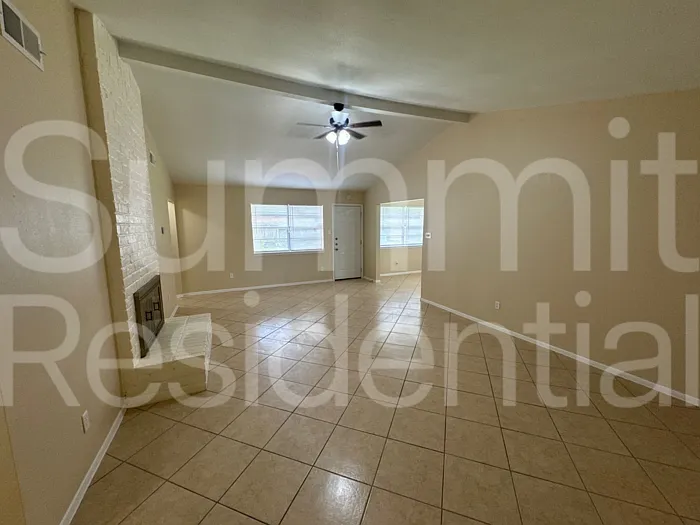 3 bed, 2.0 bath, 1591 sqft, $1,645 — Photo 3