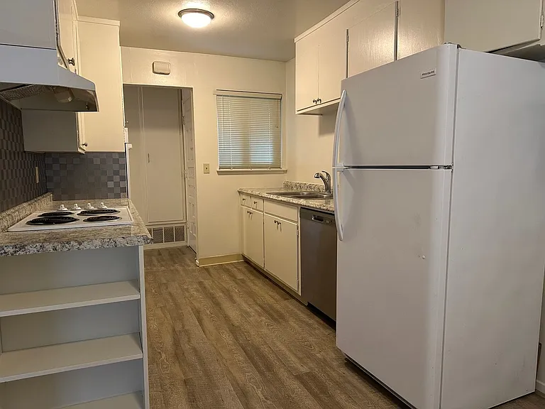 7547 Defoe Dr — Photo 2