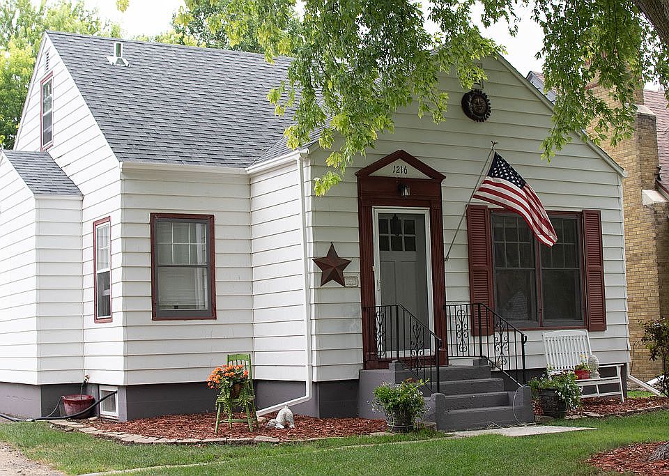 1st image of 1216 Smith Ave