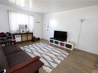 22902 87th Ave, Queens Village, NY 11427
