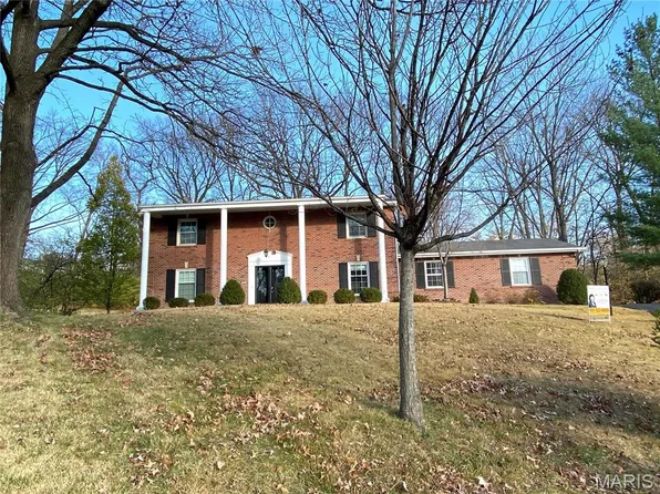 54 Morwood Ln, Saint Louis, MO 63141