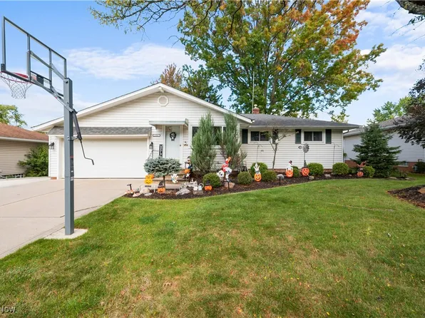 5900 Sequoia Dr, Parma, OH 44134