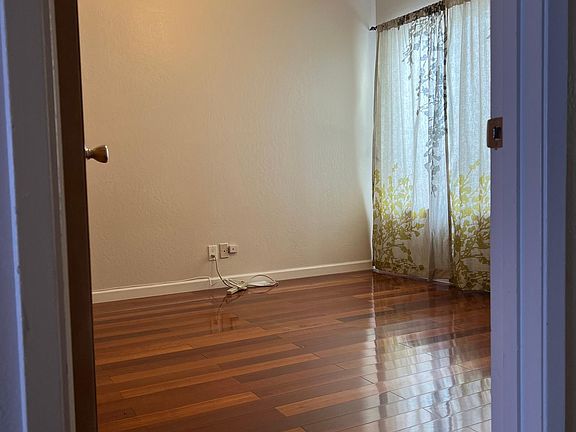 3rd image of 516 28th Ave APT 1
