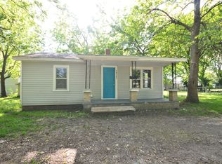 1910 N Lyon Avenue, Springfield, MO 65803