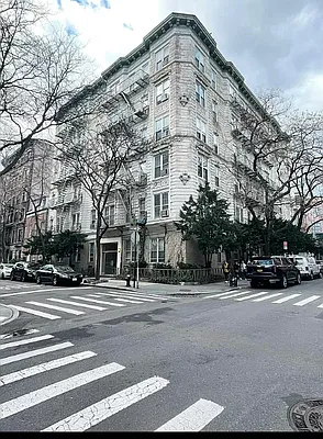 Rented by Cayenne Realty Group | media 10