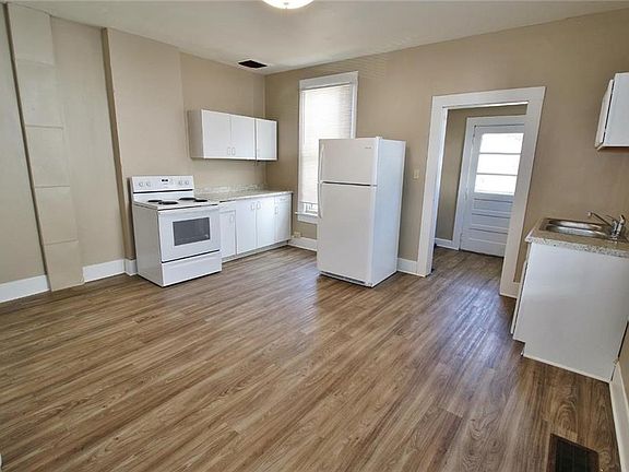 4th image of 2345 Linden Ave