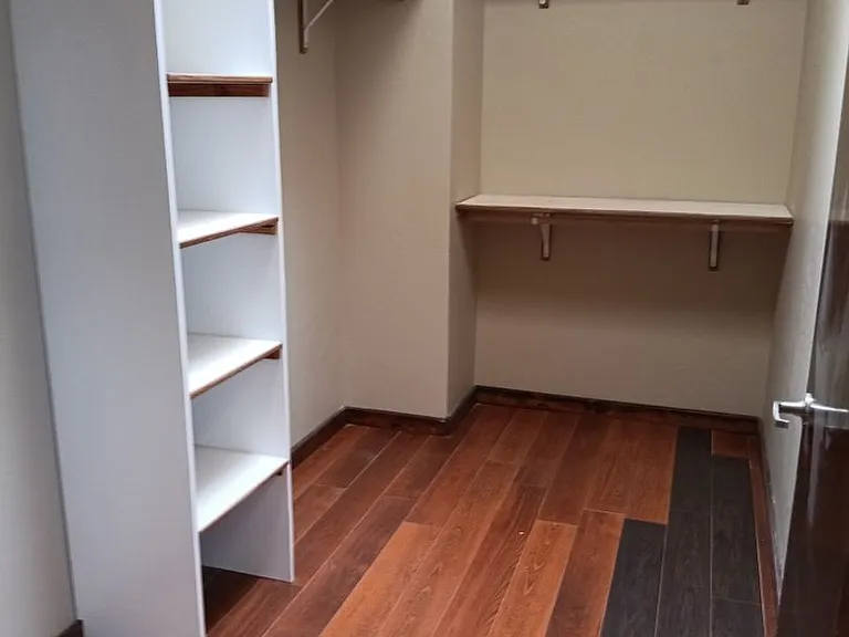 915 Edith Blvd NE — Photo 16
