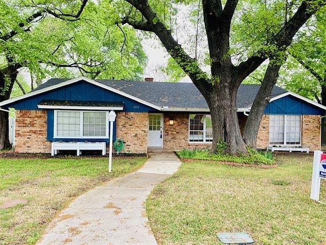 1st image of 3313 Greenbriar Ln