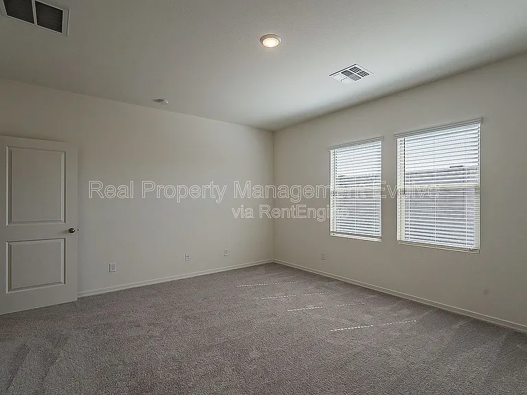 6450 W Magdalena Ln — Photo 9