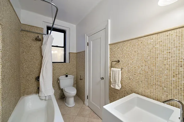 Sold by Nest Seekers International | media 8