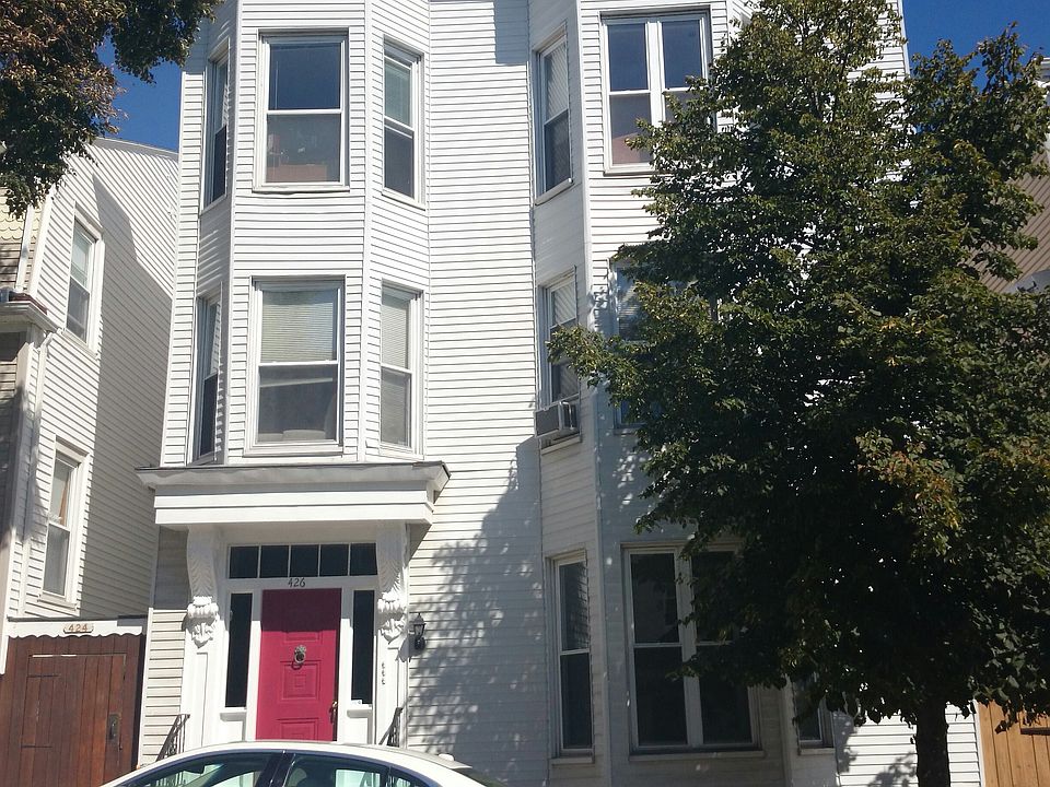 2nd image of 426 E 6th St #Two