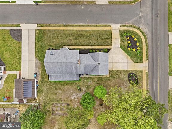 3rd image of 1 Moss View Ln