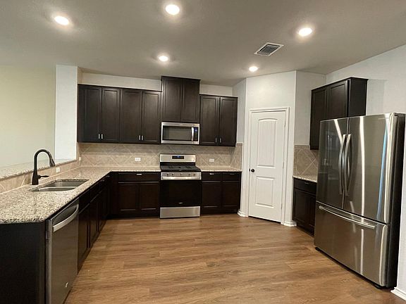 3rd image of 217 Asher Blue Dr