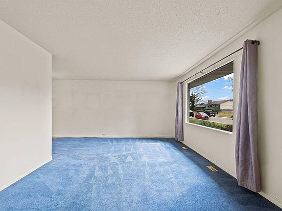 4th image of 8404 138th Ave NW