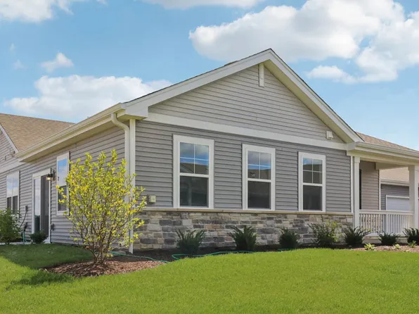 2375 Glacier St, Pingree Grove, IL 60140