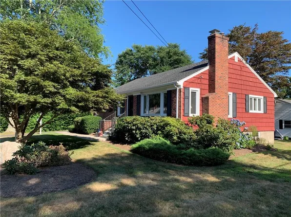 45 Diane Dr, Kingston, RI 02881