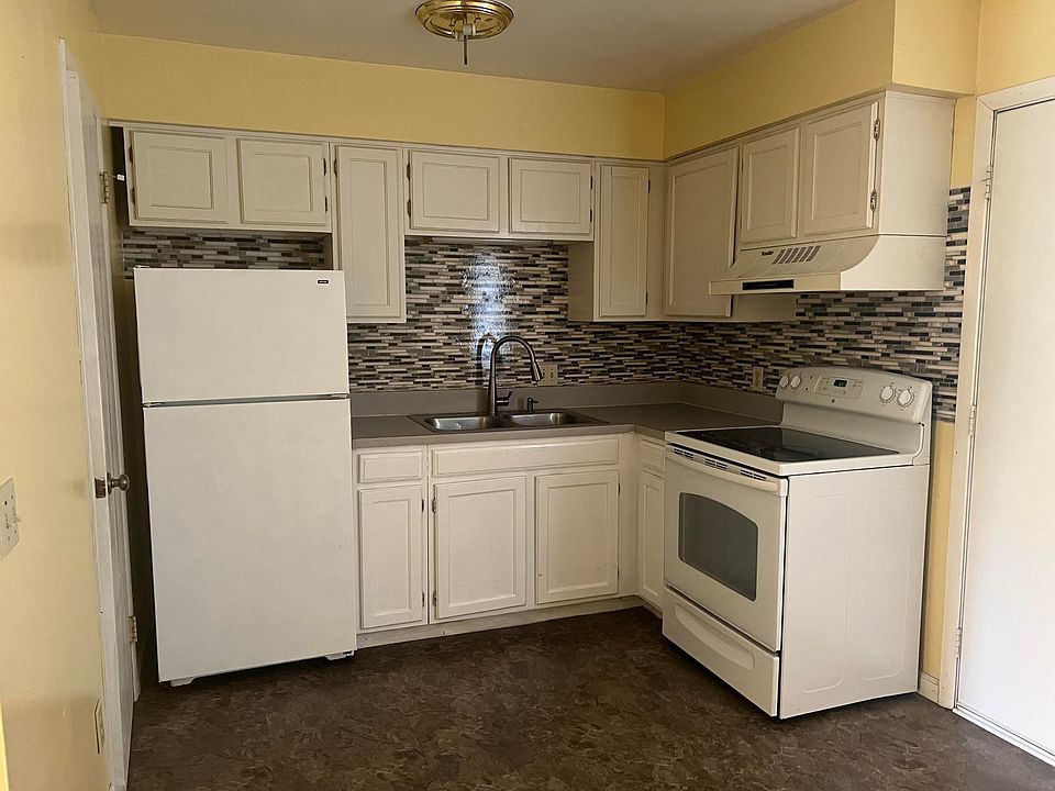 1st image of 977 Royce Ave