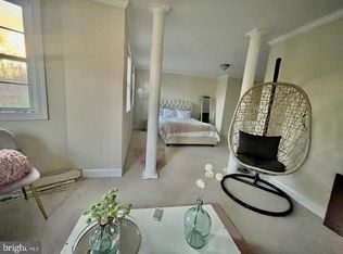 12530 Popes Head Rd, Clifton, VA 20124